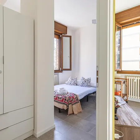 Storchi 12 Apartament - Affitti Brevi Italia * Modena